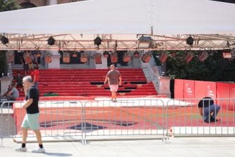 (FOTO) Pogledajte kako teku pripreme za početak jubilarnog Sarajevo film festivala (FOTO) Pogledajte kako teku pripreme za početak jubilarnog Sarajevo film festivala