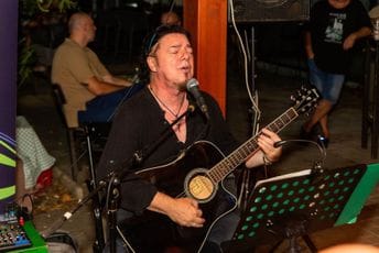 Između svjetova: Grim i VIS BEŽ predstavili nove albume na Barskom ljetopisu Između svjetova: Grim i VIS BEŽ predstavili nove albume na Barskom ljetopisu