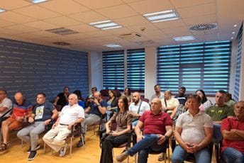 Vešović: Oni koji su se odlučili na skraćenje mandata sa DPS-om suočiće se sa istom sudbinom kao i DPS Vešović: Oni koji su se odlučili na skraćenje mandata sa DPS-om suočiće se sa istom sudbinom kao i DPS