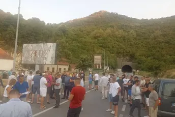 Završena blokada Budoša: Mještani Straševine traže uklanjanje otpada Završena blokada Budoša: Mještani Straševine traže uklanjanje otpada