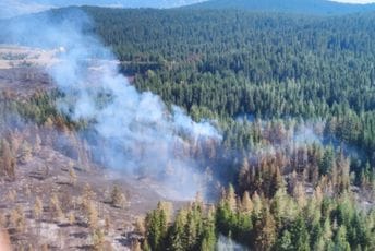 Vojnici i danas iz vazduha gasili požar u Plužinama Vojnici i danas iz vazduha gasili požar u Plužinama