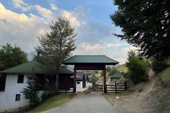 Opština Andrijevica dala u zakup eko-katun ispod Komova Opština Andrijevica dala u zakup eko-katun ispod Komova