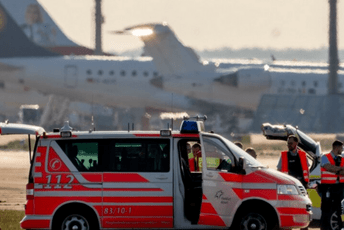 Dva aerodroma u Njemačkoj privremeno obustavila letove zbog klimatskih aktivista Dva aerodroma u Njemačkoj privremeno obustavila letove zbog klimatskih aktivista