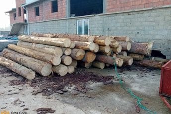 Uprava za šume: Otkrivena bespravna građa kod drvoprerađivača iz Berana Uprava za šume: Otkrivena bespravna građa kod drvoprerađivača iz Berana