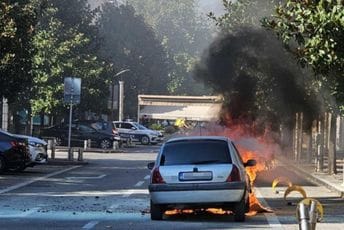 Podgorica: Zapalio se automobil u Njegoševoj ulici Podgorica: Zapalio se automobil u Njegoševoj ulici