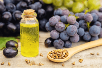 Ulje sjemenki grožđa: Nusproizvod vinarstva za sjajnu i zdravu kožu Ulje sjemenki grožđa: Nusproizvod vinarstva za sjajnu i zdravu kožu