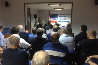 Knežević: Bićemo najjači u Podgorici, ne pristajemo da budemo taoci borbe koja traje u nekim strankama Knežević: Bićemo najjači u Podgorici, ne pristajemo da budemo taoci borbe koja traje u nekim strankama