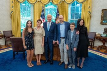 Bajden primio ruskog opozicionara Kara-Murzu i njegovu porodicu Bajden primio ruskog opozicionara Kara-Murzu i njegovu porodicu
