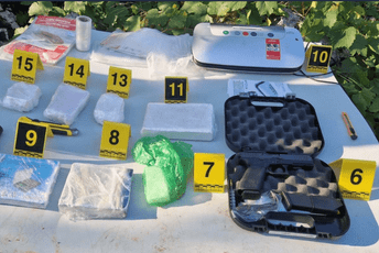 Danilovgrađanin pobjegao iz policijske stanice, uhapšen juče zbog posjedovanja dva kilograma kokaina Danilovgrađanin pobjegao iz policijske stanice, uhapšen juče zbog posjedovanja dva kilograma kokaina