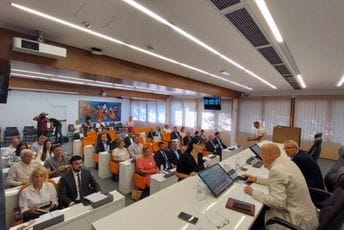 Jovanović Mikijelju: Pokušali ste i politički i novcem da korumpirate moje odbornike Jovanović Mikijelju: Pokušali ste i politički i novcem da korumpirate moje odbornike