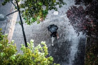 Za sjutra izdat crveni meteo alarm: Najavljena jaka kiša, grad, udari vjetra...