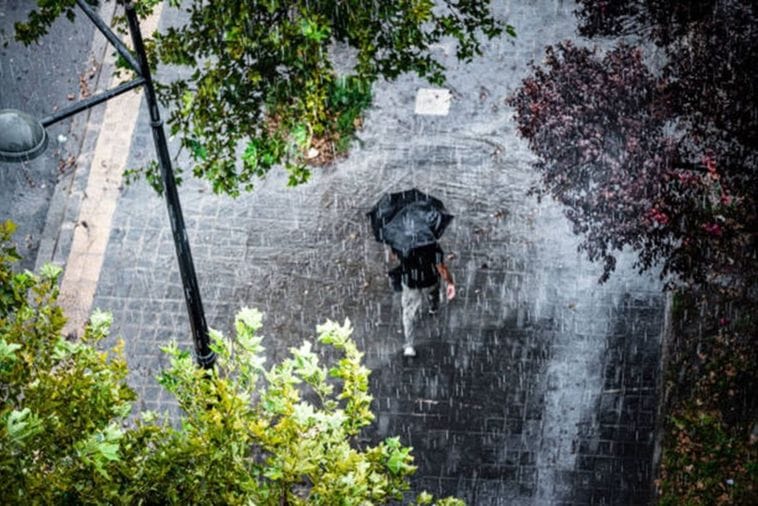 Kraj vrućinama: Za vikend osjetan pad temperature, stižu kiša, pljuskovi i moguće nepogode