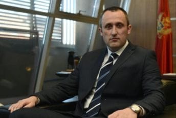 Nekadašnji prvi čovjek UP demontirao konstrukcije o skidanju zabrane ulaska Belivuka i Miljkovića u Crnu Goru: Iskaz koji je osporio optužbe SDT protiv Zorana Lazovića Nekadašnji prvi čovjek UP demontirao konstrukcije o skidanju zabrane ulaska Belivuka i Miljkovića u Crnu Goru: Iskaz koji je osporio optužbe SDT protiv Zorana Lazovića