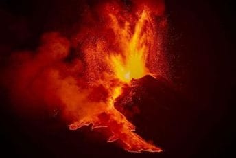 Eruptirao vulkan u Indoneziji: Stradalo najmanje 10 osoba