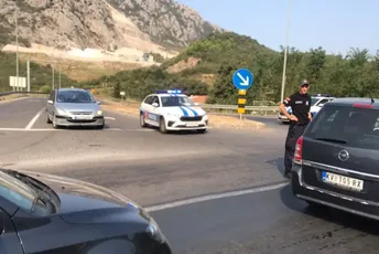 Crmničani blokirali Sozinu: Dvočasovna obustava saobraćaja Crmničani blokirali Sozinu: Dvočasovna obustava saobraćaja