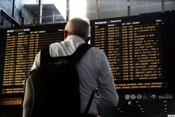 Rim: Na stanici Termini pronađen leš, željeznički saobraćaj obustavljen Rim: Na stanici Termini pronađen leš, željeznički saobraćaj obustavljen