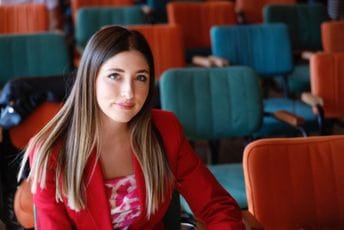 Popović: Možda je 600 eura veće od 800 eura za Spajićeve ekonomske eksperte, ali ne i za pripravnike koji su prevareni Popović: Možda je 600 eura veće od 800 eura za Spajićeve ekonomske eksperte, ali ne i za pripravnike koji su prevareni