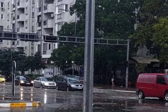 Bar: Zbog najavljenog nevremena podignut stepen operativne spremnosti Bar: Zbog najavljenog nevremena podignut stepen operativne spremnosti