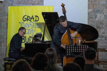 Jedinstven ugođaj, zavidna tehnika i emotivna izražajnost: Zakrajšek i Martinović nastupili na Budva Grad teatru Jedinstven ugođaj, zavidna tehnika i emotivna izražajnost: Zakrajšek i Martinović nastupili na Budva Grad teatru