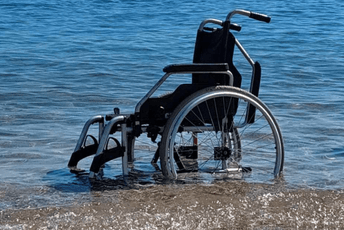 Budva bez plaže za OSI, rampa na Slovenskoj obali gotovo uvijek neprohodna Budva bez plaže za OSI, rampa na Slovenskoj obali gotovo uvijek neprohodna