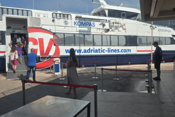 "Antonija" ponovo saobraća od Budve do Dubrovnika; Radulović: Tako će biti do kraja sezone "Antonija" ponovo saobraća od Budve do Dubrovnika; Radulović: Tako će biti do kraja sezone