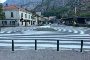 Pametnim semaforima u Kotoru jutros trebala pomoć prijatelja; Adžić: Na terenu bili službenici MUP-a Pametnim semaforima u Kotoru jutros trebala pomoć prijatelja; Adžić: Na terenu bili službenici MUP-a