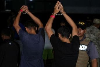 Panama protjerala prvu grupu ilegalnih migranata iz Kolumbije Panama protjerala prvu grupu ilegalnih migranata iz Kolumbije