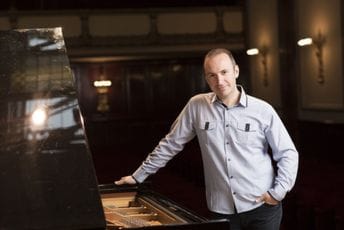 Pijanista Trpčeski i „Nestvarni grad“ sjutra na Gradu teatru Pijanista Trpčeski i „Nestvarni grad“ sjutra na Gradu teatru