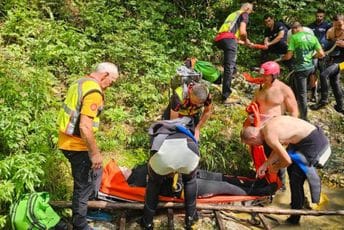 Završena akcija spašavanja u kanjonu Nevidio: Britanka povrijedila kičmu, transportovana u Hitnu pomoć Završena akcija spašavanja u kanjonu Nevidio: Britanka povrijedila kičmu, transportovana u Hitnu pomoć