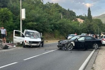 Udes kod Herceg Novog: Dvije osobe povrijeđene Udes kod Herceg Novog: Dvije osobe povrijeđene