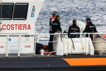 Sicilija: U potopljenoj jahti danas pronađeno pet tijela, potraga će biti nastavljena sjutra Sicilija: U potopljenoj jahti danas pronađeno pet tijela, potraga će biti nastavljena sjutra