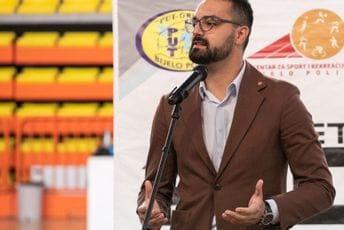 Pućurica: Nedopustivo da visina studentskih kredita i stipendija zavisi od volje Vlade Pućurica: Nedopustivo da visina studentskih kredita i stipendija zavisi od volje Vlade