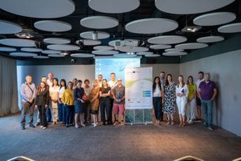 Vještačkom inteligencijom do čistih jezera Vještačkom inteligencijom do čistih jezera