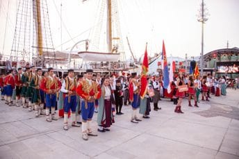 Počeo Međunarodni dječji festival folklora u Tivtu: Sjutra velika parada gradom i gala koncert na Pinama Počeo Međunarodni dječji festival folklora u Tivtu: Sjutra velika parada gradom i gala koncert na Pinama