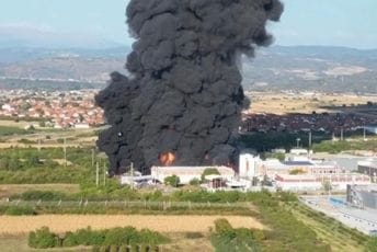 Buknuo veliki požar u leskovačkoj fabrici Ilustracija