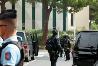 Eksplozija ispred sinagoge u Francuskoj, povrijeđen policajac; Atal: Ovo je antisemitski napad Eksplozija ispred sinagoge u Francuskoj, povrijeđen policajac; Atal: Ovo je antisemitski napad