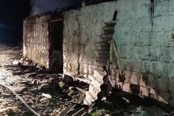 Kolašin: Izgorjela kuća, ostale samo zidine Kolašin: Izgorjela kuća, ostale samo zidine