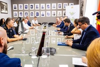 Potpisani ugovori za početak gradnje 250 stanova u Kotoru Potpisani ugovori za početak gradnje 250 stanova u Kotoru