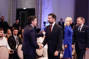 Pokret za Podgoricu i URA danas predaju listu Pokret za Podgoricu i URA danas predaju listu