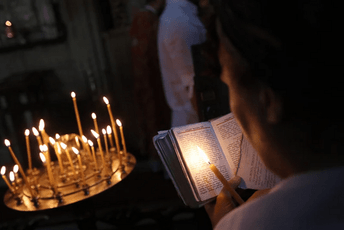 Vladajuća stranka u Gruziji želi da proglasi pravoslavlje državnom religijom, crkva se protivi Vladajuća stranka u Gruziji želi da proglasi pravoslavlje državnom religijom, crkva se protivi