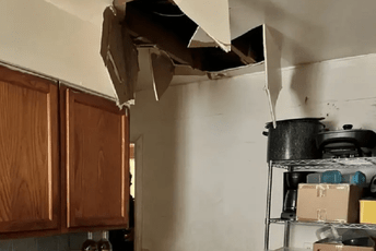 Tenesi: Osumnjičeni propao kroz plafon pravo u ruke policiji Tenesi: Osumnjičeni propao kroz plafon pravo u ruke policiji