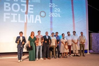 Herceg Novi: Gran pri za "Čuvare formule", Zlatna mimoza "Domaćinstvu za početnike" Herceg Novi: Gran pri za "Čuvare formule", Zlatna mimoza "Domaćinstvu za početnike"