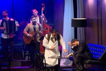 (VIDEO) "Edip" JDP-a na Purgatorijama: Maestralnom izvedbom zasluženo do ovacija tivatske publike (VIDEO) "Edip" JDP-a na Purgatorijama: Maestralnom izvedbom zasluženo do ovacija tivatske publike