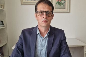 Čekić: Vlada funkcioniše kao raštimovani orkestar, funkcioneri BS svaki put kad izađu u javnost izazivaju negativne reakcije Čekić: Vlada funkcioniše kao raštimovani orkestar, funkcioneri BS svaki put kad izađu u javnost izazivaju negativne reakcije