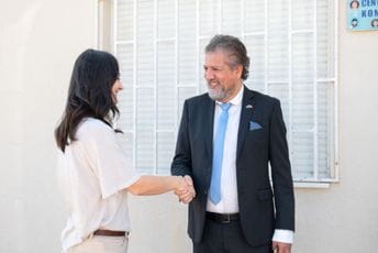 Šef UNHCR-a i Milena Milatović: Riješiti pravni status i lična dokumenta osoba u riziku od apatridije Šef UNHCR-a i Milena Milatović: Riješiti pravni status i lična dokumenta osoba u riziku od apatridije