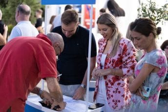 (FOTO) DPS: Podrškom listi koju predvodi dr Abdić, građani traže da Podgoricom upravljaju ozbiljni i odgovorni ljudi (FOTO) DPS: Podrškom listi koju predvodi dr Abdić, građani traže da Podgoricom upravljaju ozbiljni i odgovorni ljudi
