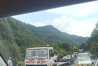 Udes na putu Mojkovac-Kolašin: Pričinjena veća materijalna šteta