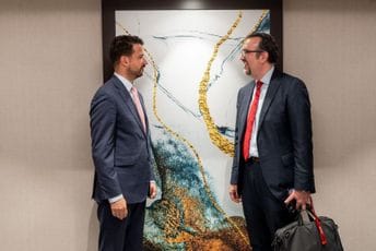 Milatović sa Kasanofom: Potvrđena snažna saradnja i strateško partnerstvo između Crne Gore i SAD-a Milatović sa Kasanofom: Potvrđena snažna saradnja i strateško partnerstvo između Crne Gore i SAD-a