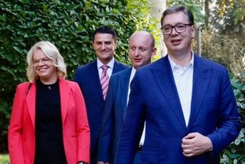 Vučić: Govorili smo o brojnim pitanjima; Knežević: Bratski razgovor, pričali smo na srpskom da nas cio svijet razumije Vučić: Govorili smo o brojnim pitanjima; Knežević: Bratski razgovor, pričali smo na srpskom da nas cio svijet razumije