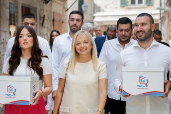 Listu predala i koalicija "Za budućnost Kotora" Listu predala i koalicija "Za budućnost Kotora"